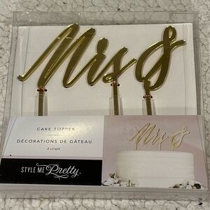 wedding cake topper mrs. &
